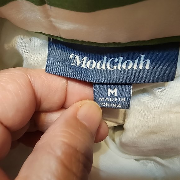 Modcloth Women Skirt A Line Pleated,M, Striped Strech, Zip, Hook Loop, Classic - Picture 2 of 15